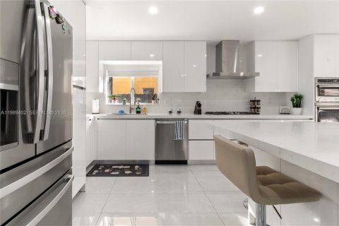 Купить виллу или дом в Майами, Флорида 4 спальни, 188.78м2, № 2051886 - фото 9