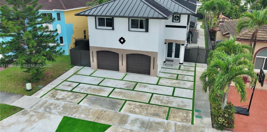 Дом в Майами, Флорида 4 спальни, 188.78м2 № 2051886