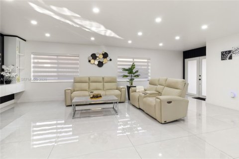 Купить виллу или дом в Майами, Флорида 4 спальни, 188.78м2, № 2051886 - фото 7