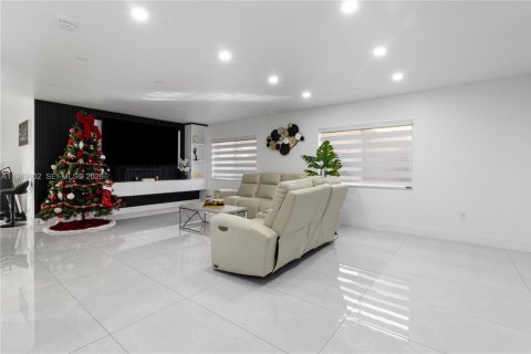 Купить виллу или дом в Майами, Флорида 4 спальни, 188.78м2, № 2051886 - фото 5