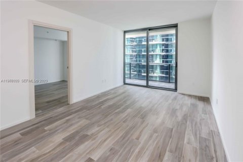 Condominio en alquiler en Miami, Florida, 1 dormitorio, 78.87 m2 № 2027777 - foto 9