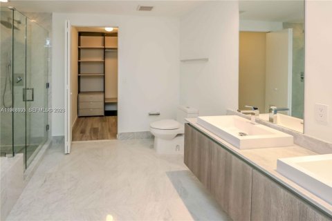 Condominio en alquiler en Miami, Florida, 1 dormitorio, 78.87 m2 № 2027777 - foto 14