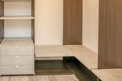 Condominio en alquiler en Miami, Florida, 1 dormitorio, 78.87 m2 № 2027777 - foto 12