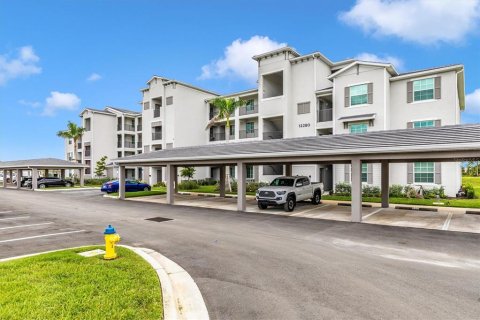 Кондоминиум с 8 комнатами в Венеция, Флорида в WELLEN PARK № 2298960