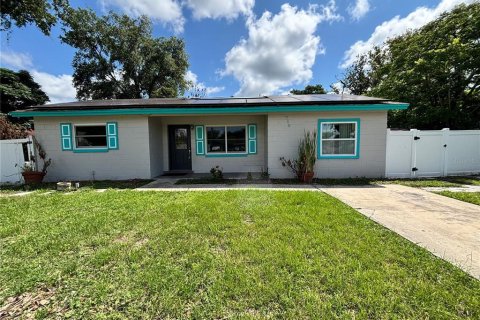 House in Longwood, Florida 4 bedrooms, 142.42 sq.m. № 2116839