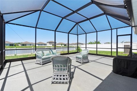 Villa ou maison à vendre à Kissimmee, Floride: 4 chambres, 171.4 m2 № 2135178 - photo 16