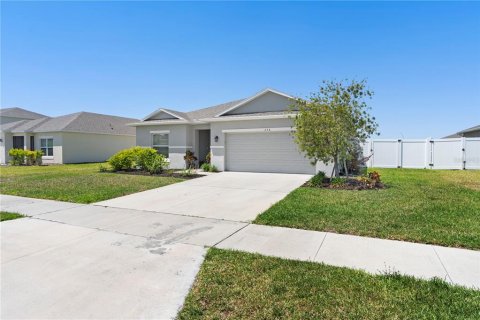Villa ou maison à vendre à Kissimmee, Floride: 4 chambres, 171.4 m2 № 2135178 - photo 4