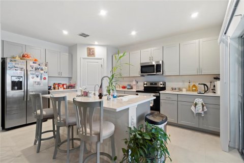 Villa ou maison à vendre à Kissimmee, Floride: 4 chambres, 171.4 m2 № 2135178 - photo 7