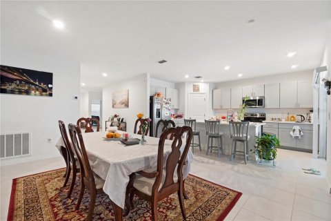 Villa ou maison à vendre à Kissimmee, Floride: 4 chambres, 171.4 m2 № 2135178 - photo 13