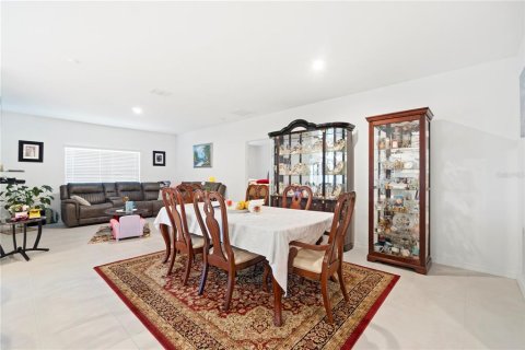 Villa ou maison à vendre à Kissimmee, Floride: 4 chambres, 171.4 m2 № 2135178 - photo 12