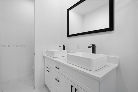 House in Port Charlotte, Florida 3 bedrooms № 2278292 - photo 22