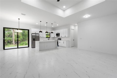 House in Port Charlotte, Florida 3 bedrooms № 2278292 - photo 10