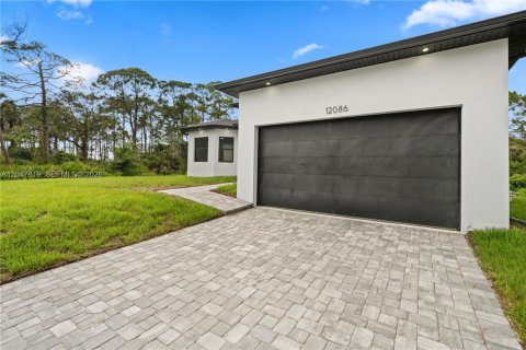 House in Port Charlotte, Florida 3 bedrooms № 2278292 - photo 4