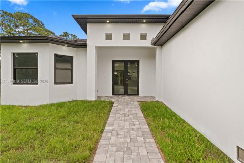 House in Port Charlotte, Florida 3 bedrooms № 2278292 - photo 5