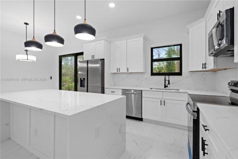 House in Port Charlotte, Florida 3 bedrooms № 2278292 - photo 19