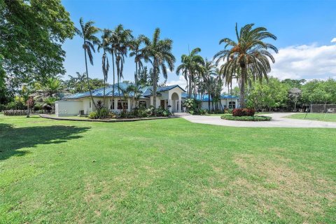 House in Homestead, Florida 5 bedrooms, 579.25 sq.m. № 1752707 - photo 5