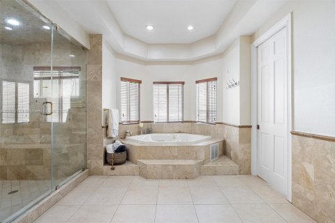 House in Homestead, Florida 5 bedrooms, 579.25 sq.m. № 1752707 - photo 24