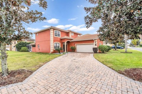 House in Davenport, Florida 6 bedrooms, 219.99 sq.m. № 1919582 - photo 1