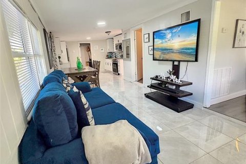 Villa ou maison à vendre à Sanford, Floride: 3 chambres, 110.55 m2 № 1908649 - photo 5