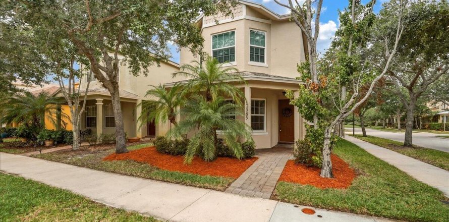 House in Port St. Lucie, Florida 3 bedrooms, 159.05 sq.m. № 2083542