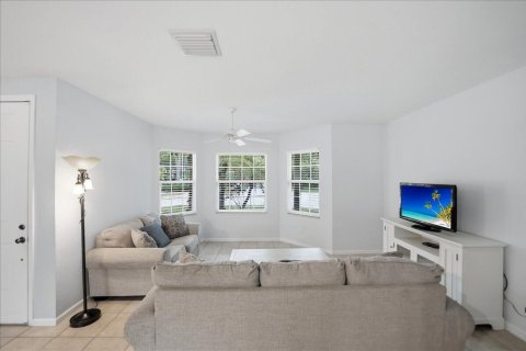 House in Port St. Lucie, Florida 3 bedrooms, 159.05 sq.m. № 2083542 - photo 9