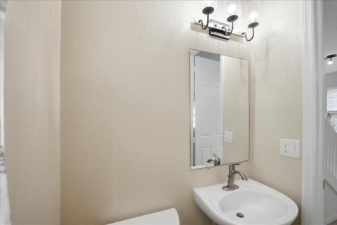 House in Port St. Lucie, Florida 3 bedrooms, 159.05 sq.m. № 2083542 - photo 11