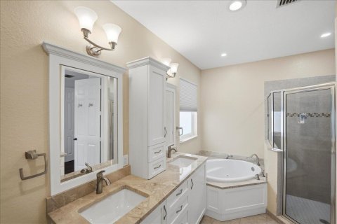 House in Port St. Lucie, Florida 3 bedrooms, 159.05 sq.m. № 2083542 - photo 24