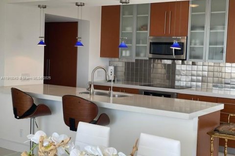 Condo in Aventura, Florida, 2 bedrooms № 1970213 - photo 16