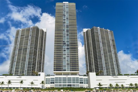 Condo in Hallandale Beach, Florida, 3 bedrooms  № 1969527 - photo 4