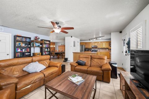 House in Archer, Florida 4 bedrooms, 205.41 sq.m. № 1831304 - photo 16