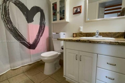 Снять в аренду кондоминиум в Норт-Майами, Флорида 2 спальни, 92.53м2, № 1930556 - фото 8