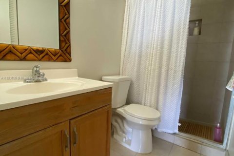 Снять в аренду кондоминиум в Норт-Майами, Флорида 2 спальни, 92.53м2, № 1930556 - фото 7