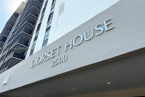 Снять в аренду кондоминиум в Норт-Майами, Флорида 2 спальни, 92.53м2, № 1930556 - фото 14