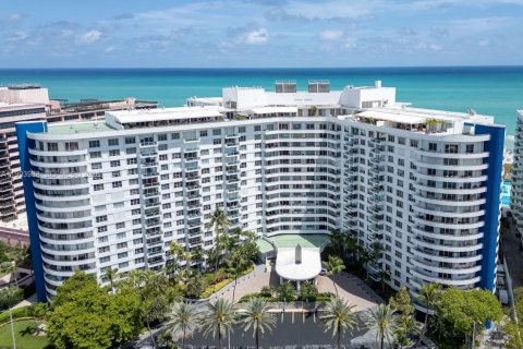 Кондоминиум с 2 спальнями в Майами-Бич, Флорида № 2055741