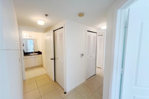 Купить кондоминиум в Майами, Флорида 3 спальни, 112.23м2, № 2012465 - фото 25