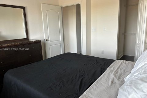 Снять в аренду кондоминиум в Саут-Майами, Флорида 3 спальни, 108.14м2, № 1973419 - фото 11