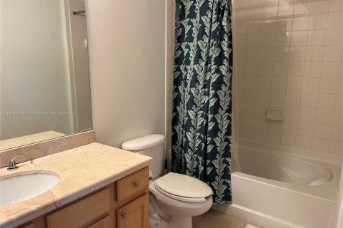 Снять в аренду кондоминиум в Саут-Майами, Флорида 3 спальни, 108.14м2, № 1973419 - фото 13