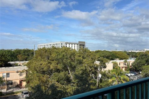 Снять в аренду кондоминиум в Саут-Майами, Флорида 3 спальни, 108.14м2, № 1973419 - фото 27