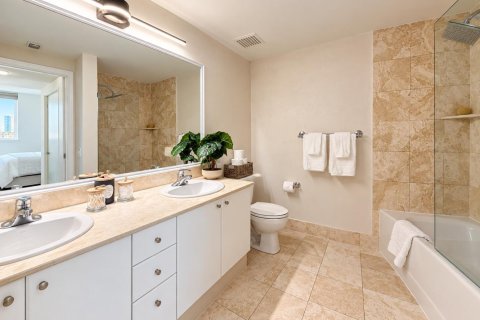 Condo in Miami, Florida, 1 bedroom № 2388388 - photo 14