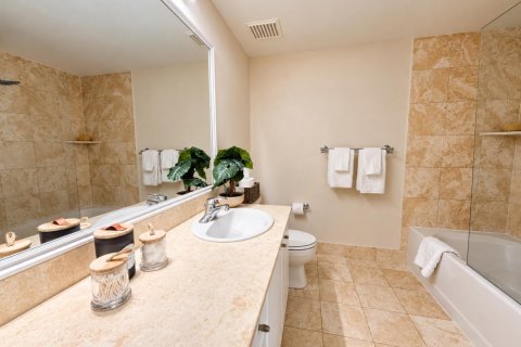 Condo in Miami, Florida, 1 bedroom № 2388388 - photo 15