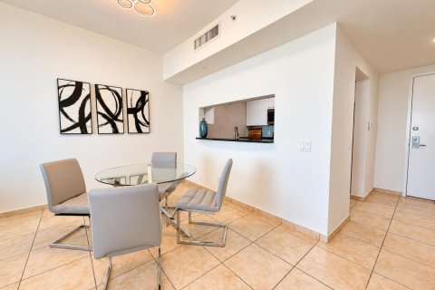 Condo in Miami, Florida, 1 bedroom № 2388388 - photo 3