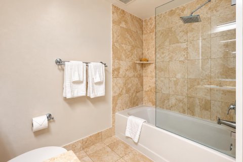 Condo in Miami, Florida, 1 bedroom № 2388388 - photo 16