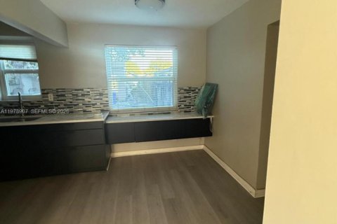 Copropriété à louer à Hollywood, Floride: 1 chambre, 59.46 m2 № 2179829 - photo 17