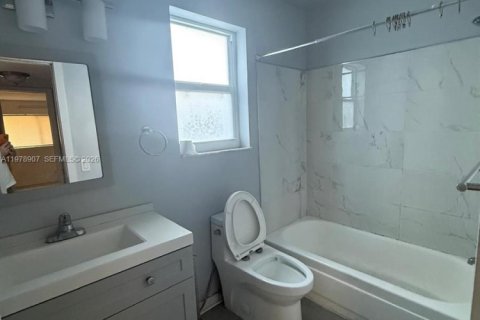 Copropriété à louer à Hollywood, Floride: 1 chambre, 59.46 m2 № 2179829 - photo 12