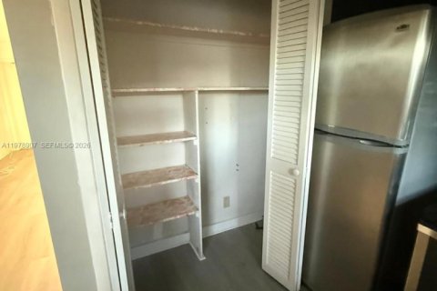 Copropriété à louer à Hollywood, Floride: 1 chambre, 59.46 m2 № 2179829 - photo 15