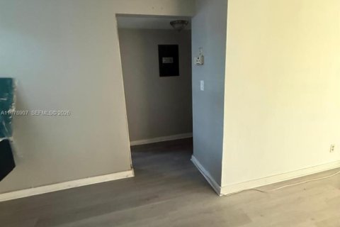 Copropriété à louer à Hollywood, Floride: 1 chambre, 59.46 m2 № 2179829 - photo 14