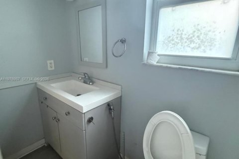 Copropriété à louer à Hollywood, Floride: 1 chambre, 59.46 m2 № 2179829 - photo 11