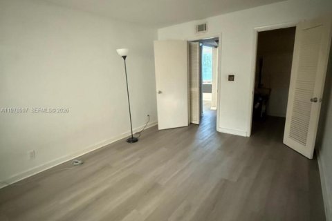 Copropriété à louer à Hollywood, Floride: 1 chambre, 59.46 m2 № 2179829 - photo 9