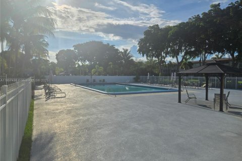 Copropriété à vendre à Hollywood, Floride: 2 chambres, 83.52 m2 № 1887808 - photo 30