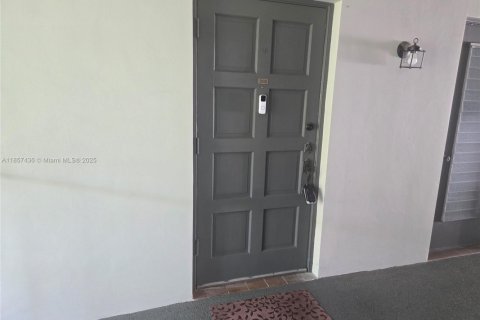 Copropriété à vendre à Hollywood, Floride: 2 chambres, 83.52 m2 № 1887808 - photo 6